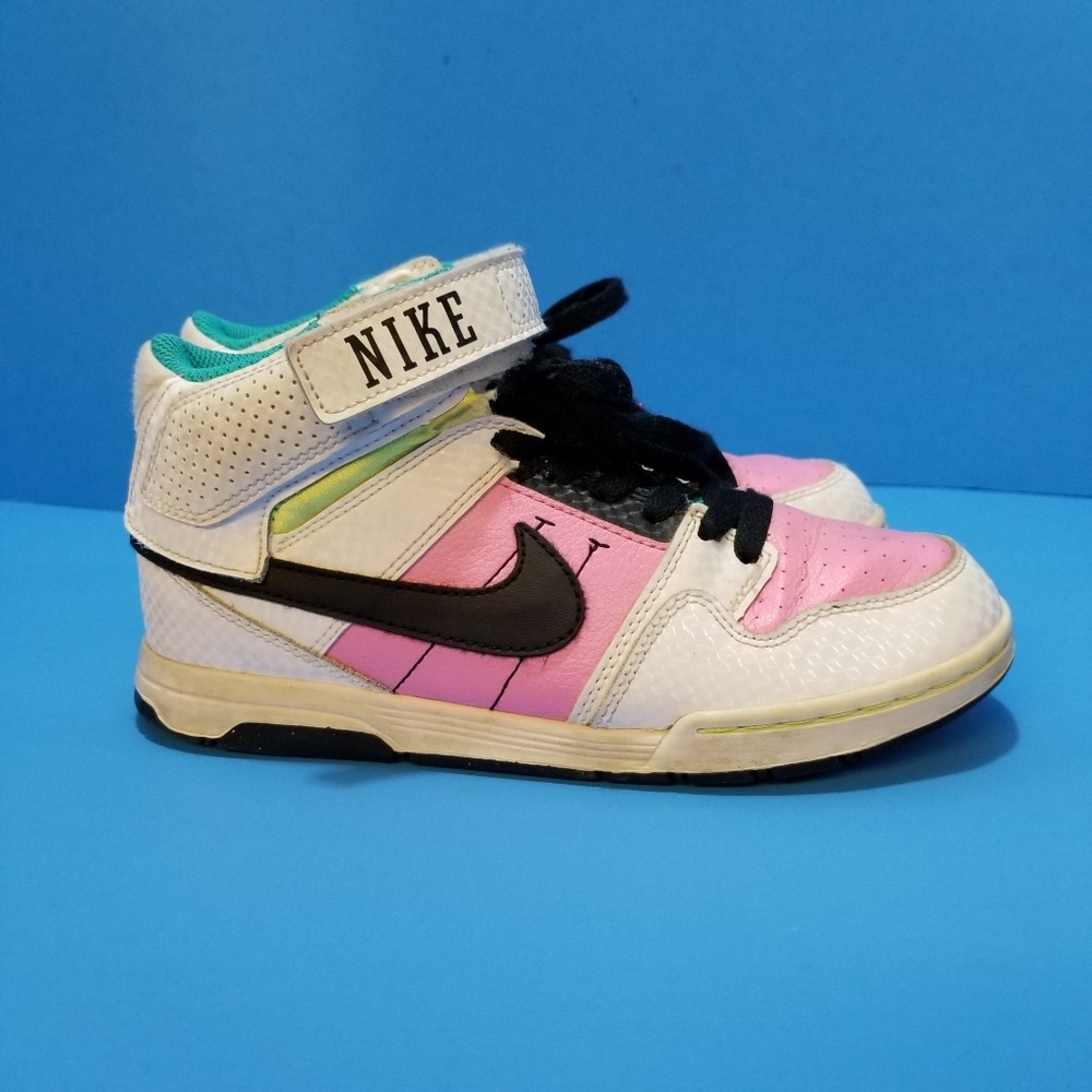 Nike Kids Shoes Youth Sneakers sz 4Y